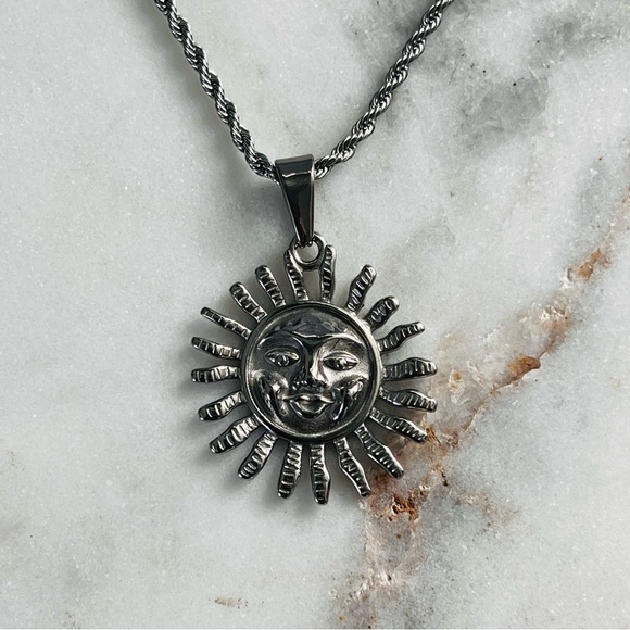 Soleá Handmade Necklace - Picture 9 of 11